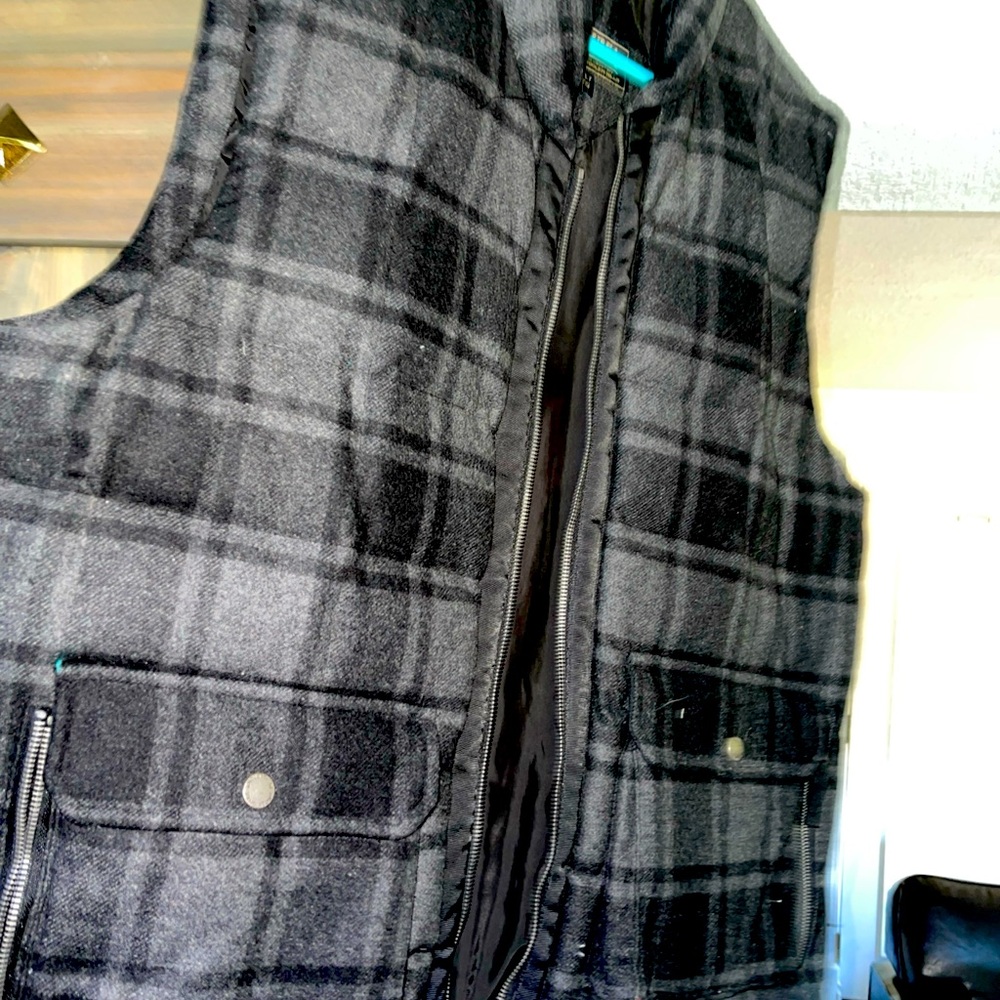 Men's Pendleton wool down vest Black /gray Plaid 2x